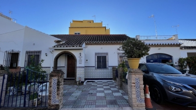 13 Bed Townhouse for sale in Estepona, Málaga, Spain