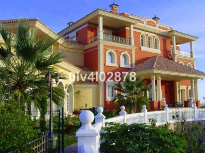 8 Bed Townhouse for sale in Torrequebrada, Málaga, Spain