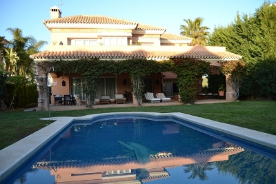 Se vende Villa en Nueva Andalucía, Málaga, España