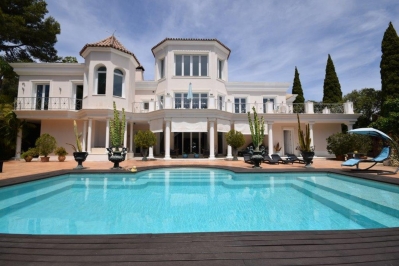 Se vende Villa en El Paraiso, Málaga, España