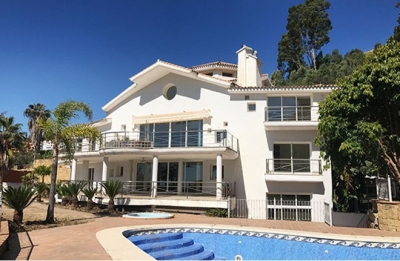 Villa for sale in Los Almendros, Málaga, Spain