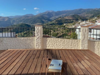 2 Bed Townhouse for sale in Yunquera, Málaga, Spain