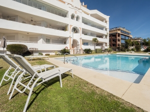 Middle Floor Apartment in Puerto Banus