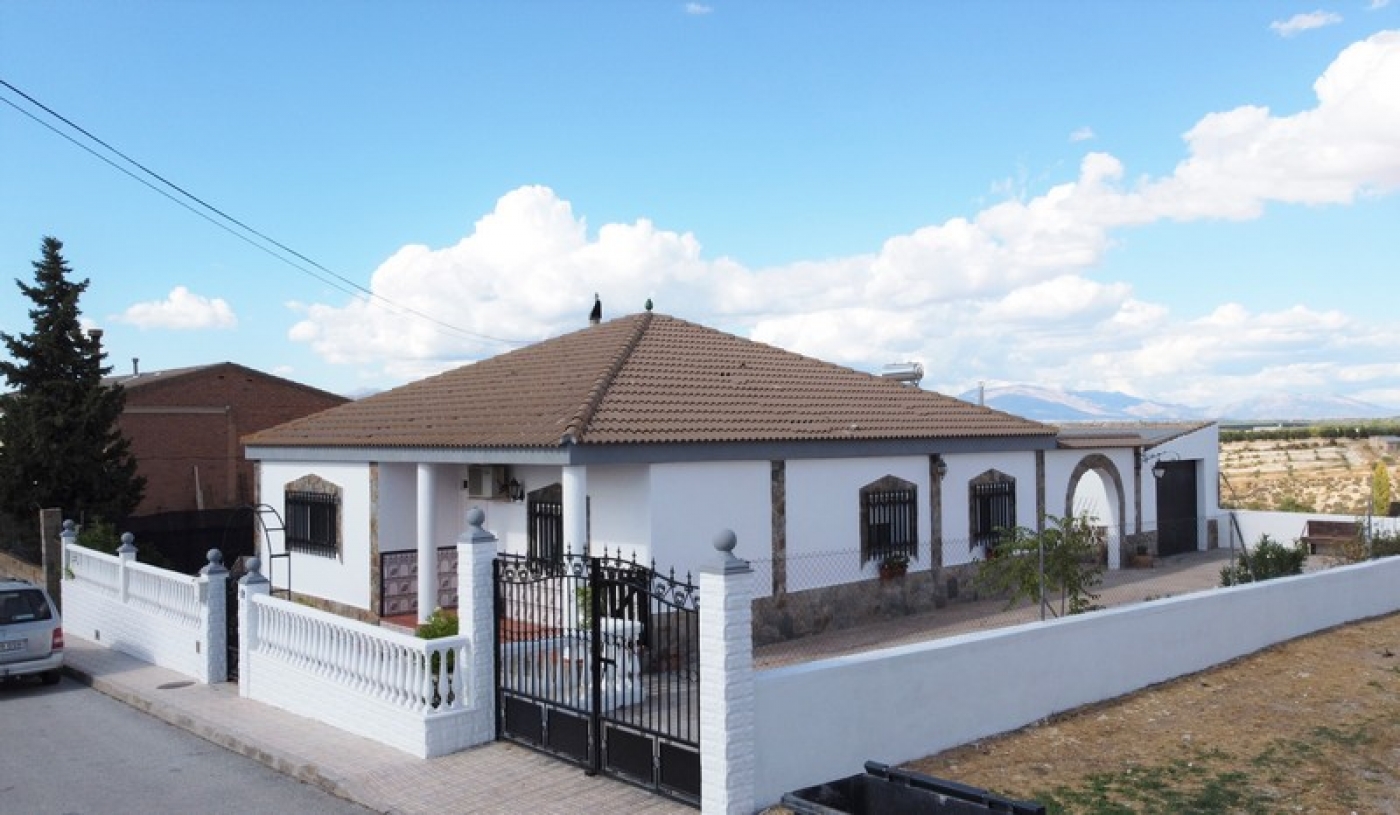 3 bed Bungalow FOR SALE in Cuevas del Campo The Property Group TPG470
