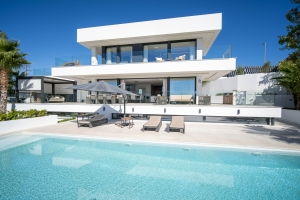 VILLA FOR SALE IN NUEVA ANDALUCIA